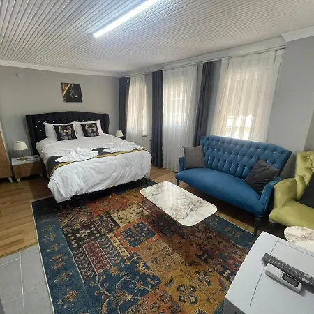 Bed & Breakfast Taksim Red *