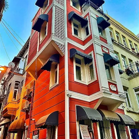 Taksim Red *